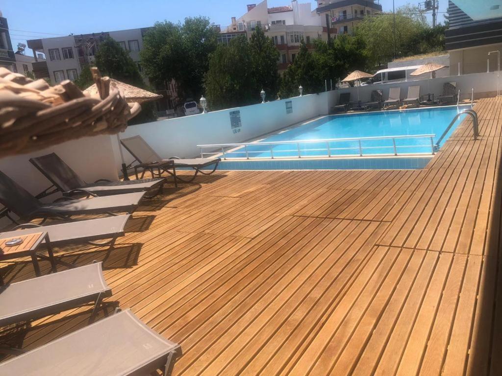 Efsanem Hotel Айвалык Экстерьер фото